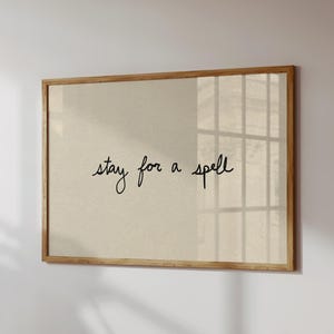 "Stay for a Spell"-tryck, minimalistisk Halloween-väggkonst, häxig Halloween-dekorationsskylt (digital nedladdning, horisontell)