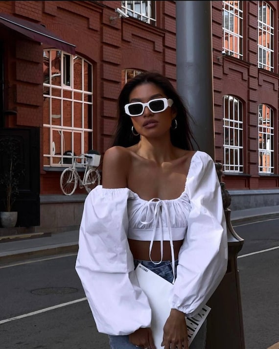 crop top with balloon sleeves
