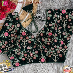 Pode incluir: Blusa de veludo verde escuro com bordados florais intrincados em rosa, verde e dourado. A blusa apresenta um decote em V profundo e é adornada com padrões delicados. A imagem também inclui texto que diz "The Traditional Street", "Premium Quality" e "Best Price".