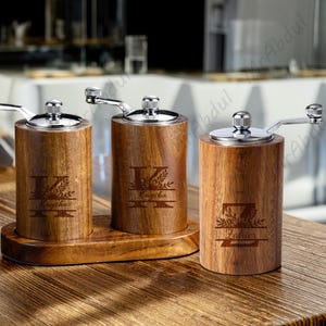 Custom Wooden Salt and Pepper Grinders, Hand Crank Pepper Grinder Set, Salt and Pepper Shakers, Housewarming Gifts, Kitchen Gift Appliances