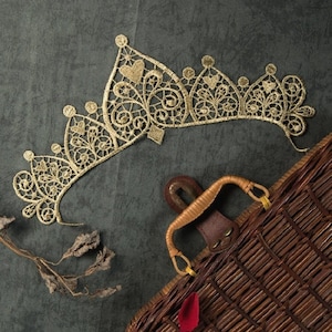 1pc 9 Colors Gold Crown Venice Lace Applique Crown embroidery applique ,  for Wedding Gown, Lace Bodice, Dresses Decor