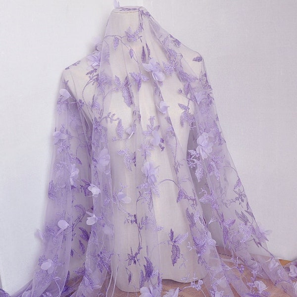 Tissu de tulle de broderie de feuilles florales en mousseline de soie 3D violet, tissu de robe de mariée voile tissu de dentelle de mariée 51" de largeur