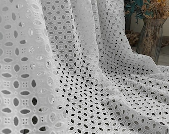 Tela de algodón festoneada, color blanco roto, con ojales, ideal para vestidos largos, vestidos bohemios y vestidos de niña de las flores.