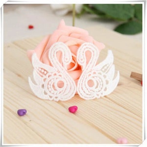 1 pair Beautiful Swan Lace Applique Ivory Swan embroidery applique, Lace Applique  ,Bridal Appliques, Wedding Lace Applique
