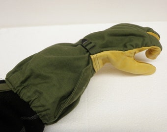 U.S. Military Cold Weather Trigger Finger Mittens with Liner - Size Large