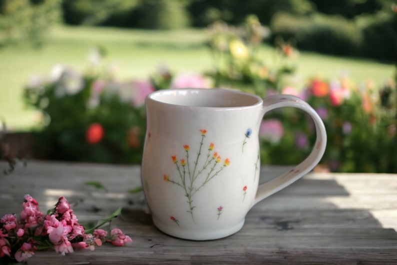Taza de cerámica con flores silvestres, taza de café de cerámica hecha a mano, taza de té artesanal con diseño floral, taza grande, regalo para amantes del café imagen 2