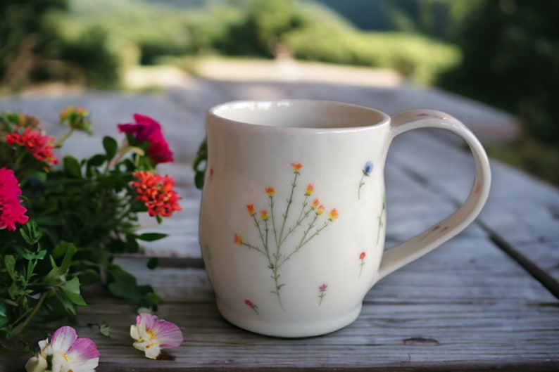 Taza de cerámica con flores silvestres, taza de café de cerámica hecha a mano, taza de té artesanal con diseño floral, taza grande, regalo para amantes del café imagen 4