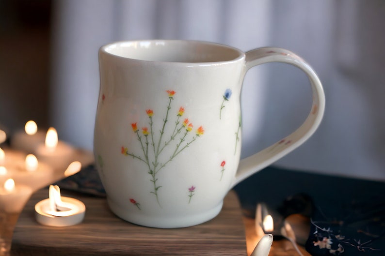 Taza de cerámica con flores silvestres, taza de café de cerámica hecha a mano, taza de té artesanal con diseño floral, taza grande, regalo para amantes del café imagen 1