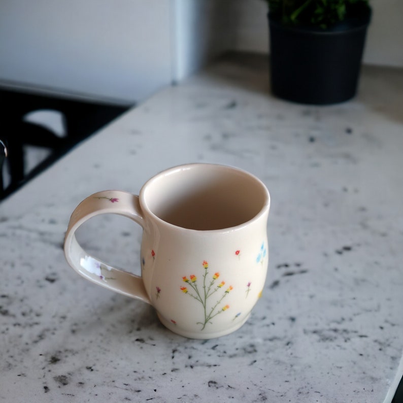 Taza de cerámica con flores silvestres, taza de café de cerámica hecha a mano, taza de té artesanal con diseño floral, taza grande, regalo para amantes del café imagen 8
