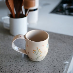 Taza de cerámica con flores silvestres, taza de café de cerámica hecha a mano, taza de té artesanal con diseño floral, taza grande, regalo para amantes del café imagen 7