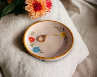 Floral Ceramic Ring Dish - Personalized Bridal Gift, Hand-Painted Flowers, Dainty Jewelry Holder, Custom Monogram Option, Ring Bowl 4.72"