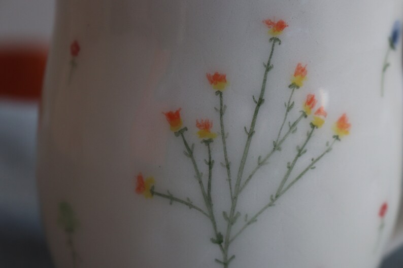 Taza de cerámica con flores silvestres, taza de café de cerámica hecha a mano, taza de té artesanal con diseño floral, taza grande, regalo para amantes del café imagen 3