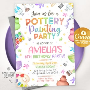 Può includere: Un invito colorato per una festa di pittura su ceramica per un sesto compleanno. L'invito presenta un'illustrazione ad acquerello di pennelli, palette di colori e ceramiche. Il testo sull'invito recita: "Unisciti a noi per una festa di pittura su ceramica in onore del sesto compleanno di Amelia!" Sabato 24 aprile 14:00-15:00 123 Arisy Drive ST. California, CA 90032 RSVP a Lisa al 123-123-123.