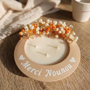 PERSONALIZED dried flower candle. Personalized gift for nanny. Birthday & anniversary gift idea. Gift for granny, godmother, auntie, mother.