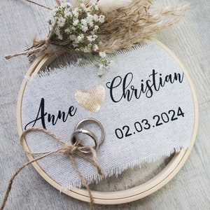 Ringkissen Hochzeit Boho Holz Stickrahmen mit Name/Trockenblumen Familiengeschenk Wanddeko personalisiert Bild 7