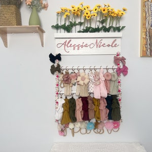 Personalized Headband Holder,Bow Holder Baby Girl Gift,Baby Shower Gift,Girl Nursery Decor With Flowers Bar and Wooden Rods