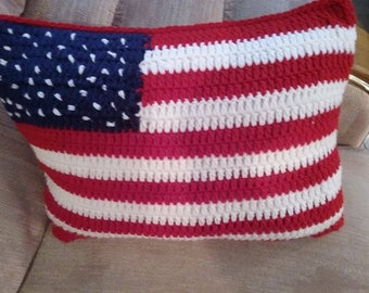 Travesseiro patriótico de crochê dos EUA, feito à mão, bandeira de crochê, travesseiro de bandeira dos EUA, vermelho, branco e azul, estrelas e listras, travesseiro de crochê
