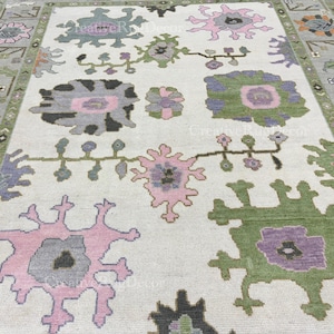 Hand-Knotted Wool Oushak Rug: Pastel Floral Vintage Style