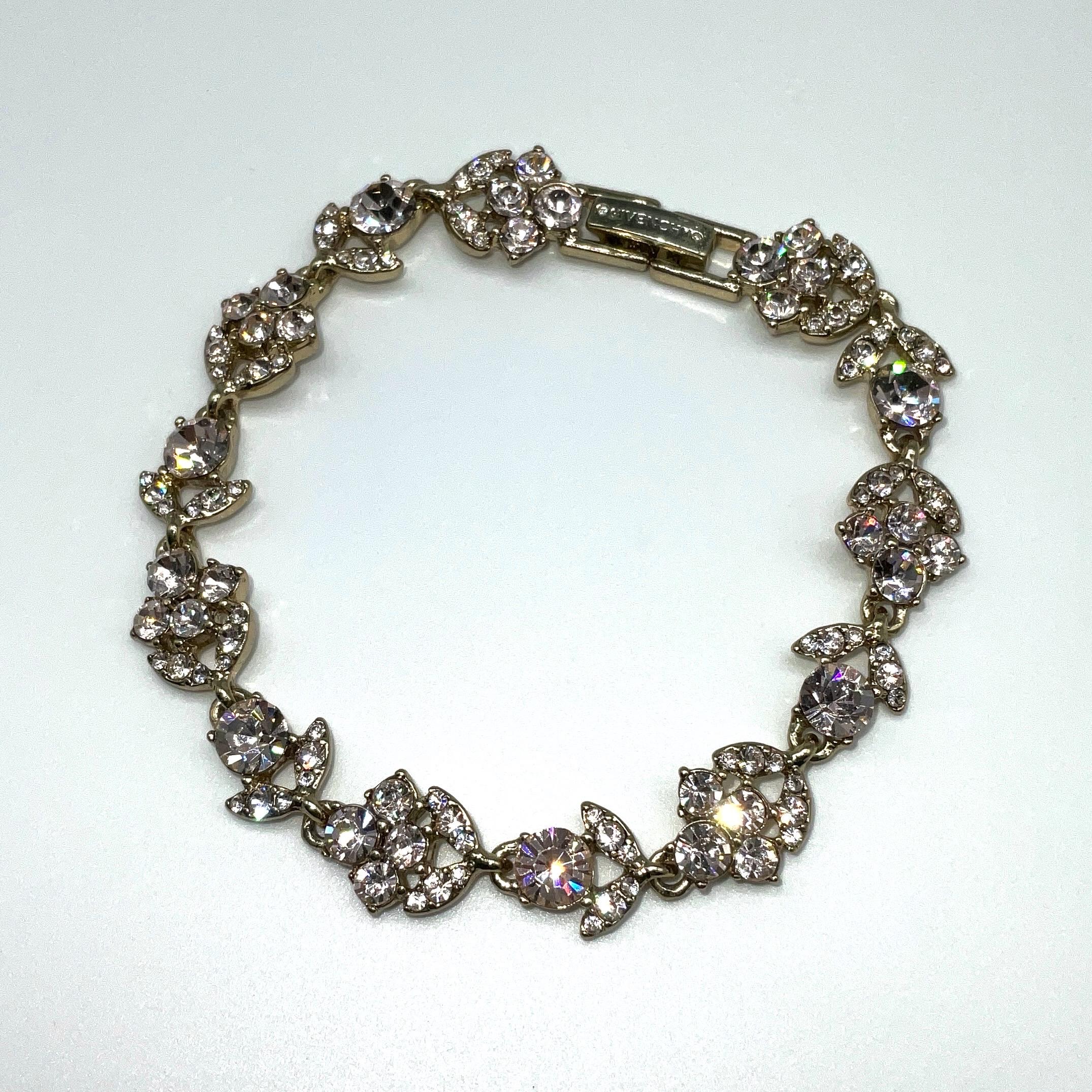 【最終値下げ】Givenchy Pave Link Flex ブレスレット Givenchy Silver Sapphire Crystal Pave Pear Flex Line