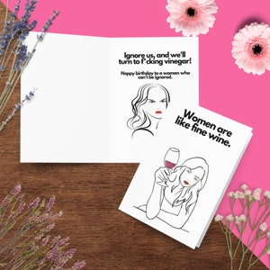 TARJETA DE CUMPLEAÑOS DIVERTIDA, Tarjetas de deseos bien, Deseos de cumpleaños, Linda tarjeta que dice que las mujeres son como el buen vino Hacer un regalo de cumpleaños perfecto