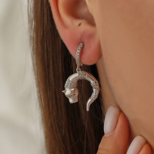 Green Eyes Leopard Pierce Earring - 925 Sterling Silver - Precious Diamond Earring - Animal Jewelry - Cubic Zircon Jewelry - Gifts For Women