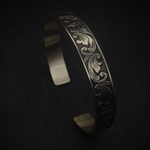 手彫りスターリングシルバーカフブレスレット：ヴィクトリアンスタイル