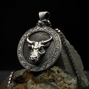 Bull Head Necklace, 925k Sterling Silver 3D Bull Head Unisex Pendant, Personalized Gold Bull Necklace With Cuban Chain, SilverTaurus Pendant