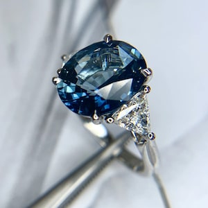 5.00 CT Blue Oval Cut Moissanite Engagement Ring/ 18K White Gold Ring For Personalized Gift/ Proposal Anniversary Ring For Her/ Promise Ring