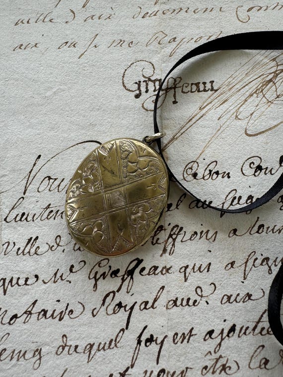 Antique Locket With Original Photographs. Antique Gil… - Gem