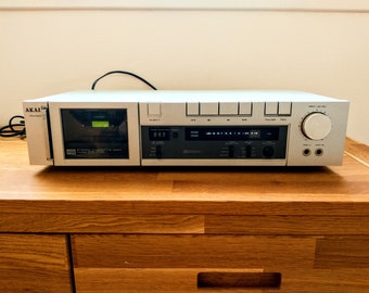 Lecteur enregistreur cassette audio Akai vintage