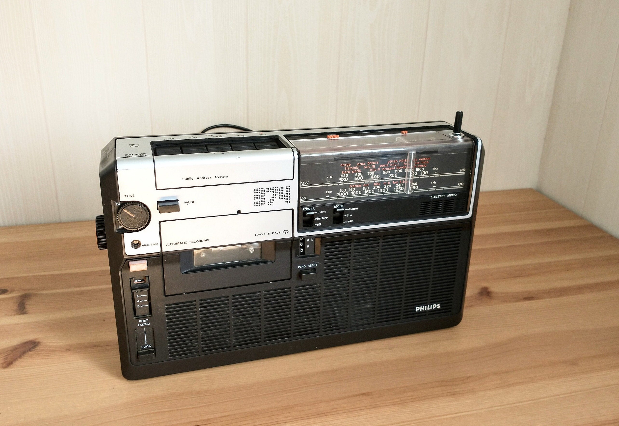 Vintage Philips Radio 1977 