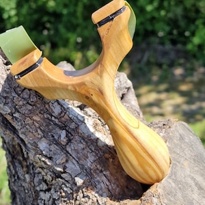 Model Ergo UNA, olive wood Natural Fork/Ergonomic Slingshot/Catapult/Natty/Zwillen