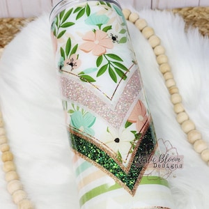 Gobelet fleuri pailleté Cadeau pour elle pour la fête des mères Tasses personnalisées Cadeaux pour infirmières Cadeaux personnalisés Gobelet floral rose bleu pailleté personnalisé