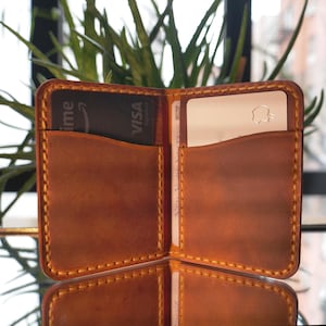 Cartera de cuero minimalista hecha a mano, diseño premium cosido a mano con acabado de cera de abejas, tarjetero para todos los días. Papá de Navidad, cartera hecha a mano