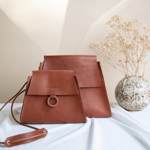 Crossbody shoulder bag Leather purse for women Handstitched leather with wood Amber terricotta leather image 7