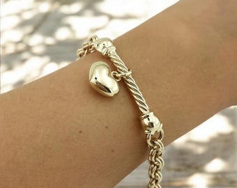 14K gult guld armband med hjärtformad berlock. Rolo-kedja