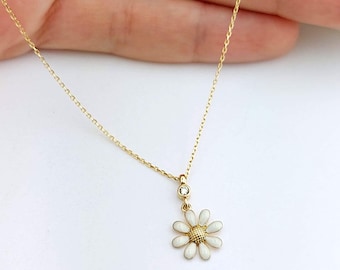 Dainty 14K Gold Daisy Necklace – Enamel Floral Pendant - Etsy