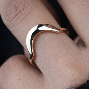 14K Gold Curve Wedding Band: Minimalist Stacking Ring