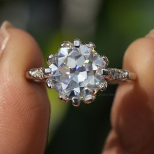 Vintage Old Mine Round Cut Moissanite Engagement Ring, 4Ct Round Moissanite Diamond Ring For Her ,Unique 14K Gold Moissanite Wedding Ring
