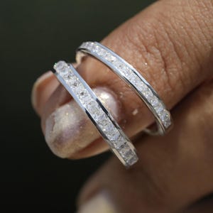 2.00 MM Princess Cut Diamant Eternity Ring 14k Ehering halbe Ewigkeit Kanal Set Princess Cut Moissanit Verlobungsring Passendes Band