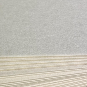 20 x Hojas de cartón para posavasos tamaño A4: cartón sin revestimiento de gran volumen para manualidades, artes y cualquier cosa. Grosor 1,6 mm.