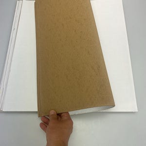 15 hojas de flauta E abiertas marrón / blanco 17,7 pulgadas x 15,7 pulgadas (45 cm x 40 cm) hojas de flauta E abiertas de cartón corrugado