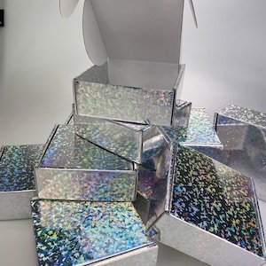 10 x hologramm Wellpapp-Versandschachteln, Kleine Paket-Versandschachteln, Visitenkarten, Aufbewahrung, Geschenk (14x14x5,5 cm, hologramm/weiß)