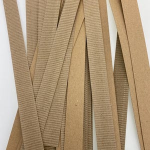 Tiras de cartón corrugado de color marrón/marrón con flauta F abierta, 2 cm x 90 cm (paquete de 30 piezas)