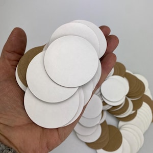 Círculos de cartón corrugado recubierto blanco / marrón de 5,2 cm - 2,04 pulgadas de grosor (paquete de 100 piezas) en forma de flauta E