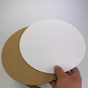 Círculos de cartón corrugado blanco/marrón de 22 cm (paquete de 25 uds.)