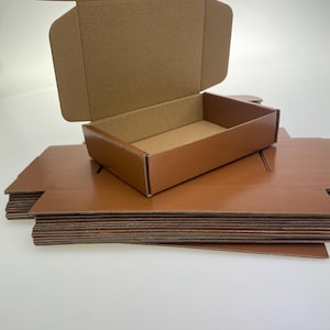 15 “Caramel” Corrugated Cardboard Shipping Boxes, Mail Small Parcel Postal Boxes, Business, Storing or Gift (15,5x11x3,5cm,caramel/brown)