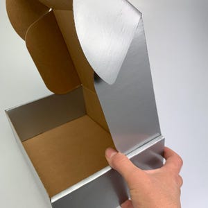 5 scatole di cartone ondulato argentate per spedizioni: Royal Mail Small Parcel (25x17x8 cm) - Confezione da 5