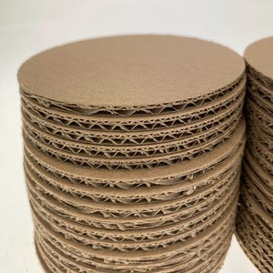 Círculos de cartón corrugado BE-flute de 10 cm (paquete de 30 piezas)