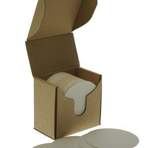Posavasos absorbentes de cartón blanco de 9 cm de grosor y redondos de ZEZAZU (caja de 50) para bebidas, bricolaje, diseños de mosaicos zen y mini tableros de arte